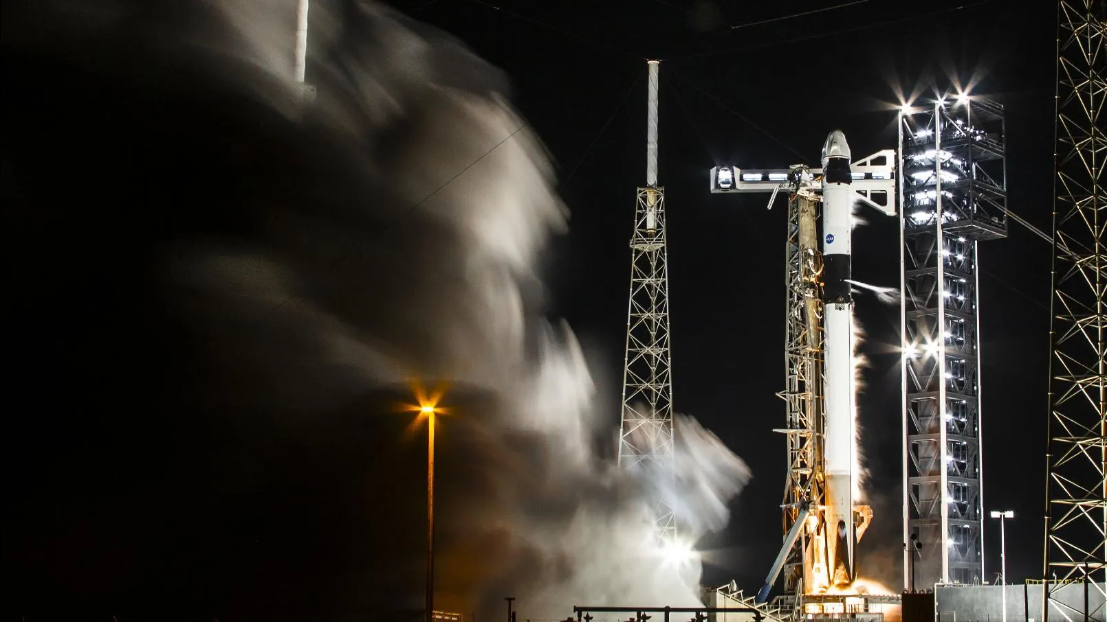 Lee más sobre el artículo SpaceX y la NASA ‘listos’ para el primer lanzamiento de un astronauta a la ISS desde la plataforma de la Estación Espacial de Cabo Cañaveral