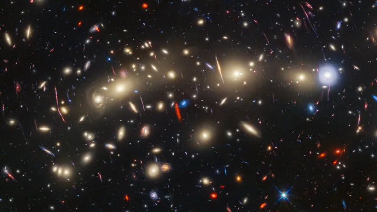 Lee más sobre el artículo Nuestra comprensión del universo puede estar incompleta»: Los datos del telescopio espacial James Webb sugieren que necesitamos una «nueva característica cósmica» para explicarlo todo